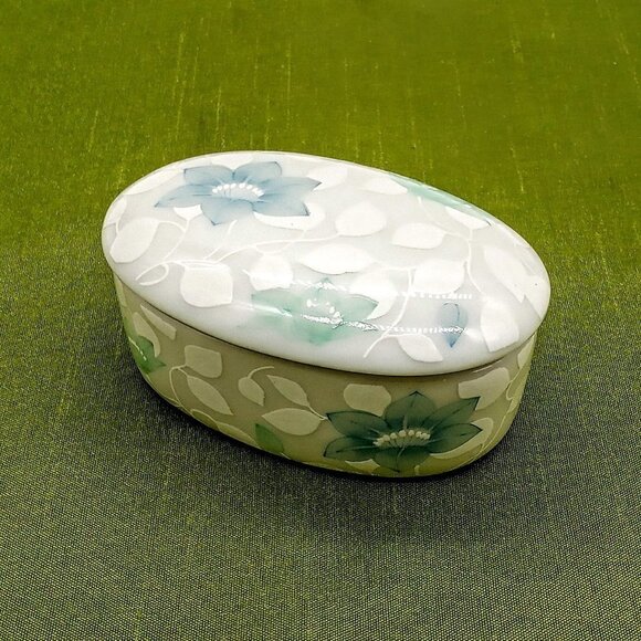 Symphony Otagiri Japan Oval Porcelain Trinket Box - Picture 1 of 6